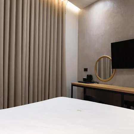 Middle Hotel Tirana