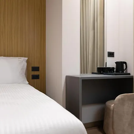 Middle 4* Tirana